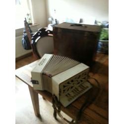 accordeon in kist