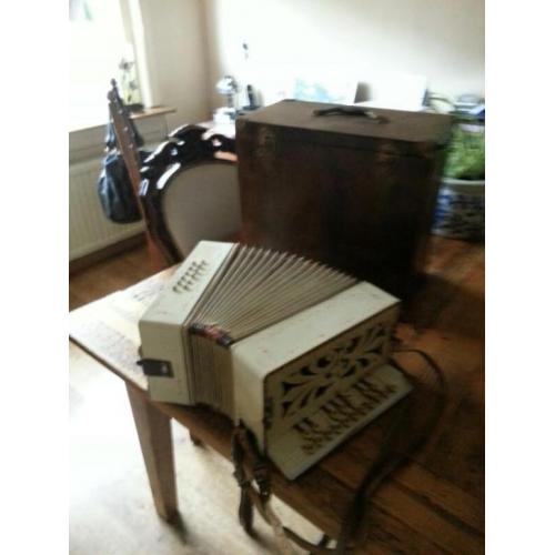accordeon in kist