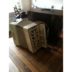 accordeon in kist