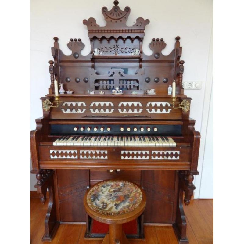Traporgel Harmonium bouwjaar 1887 / 1888