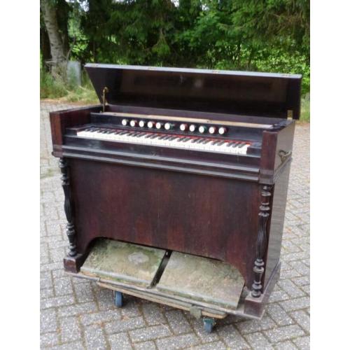 Debain harmonium