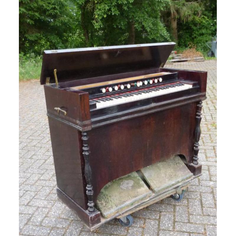 Debain harmonium