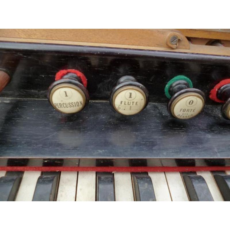 Debain harmonium
