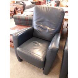 Blauwe leren fauteuil (63)