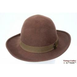 Vintage Dameshoed bruin vilt 55 = S tot XS