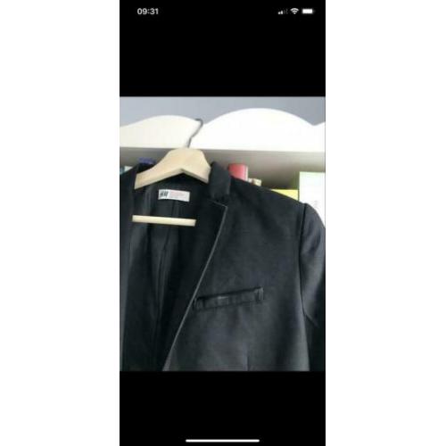 Zwarte jongens kolbeer van h&m