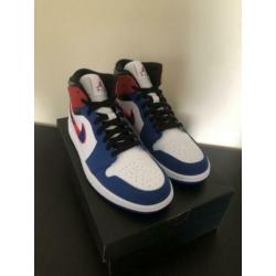 Air Jordan mid se maat 42