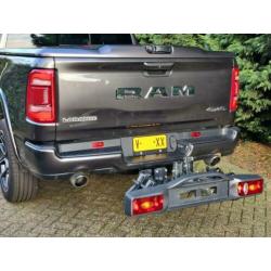 **NIEUWSTAAT** Twinny Load Swing CK voor 2 fietsen crankbev.
