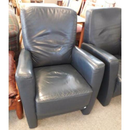 Blauwe leren fauteuil (63)