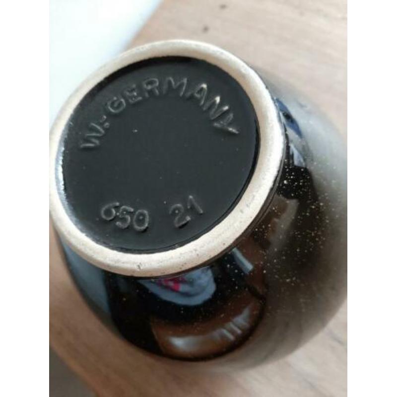 Vaas West Germany zwart met goud (spikkels) 650-21
