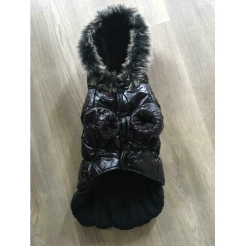 Te koop:2 leuke hondenjasjes