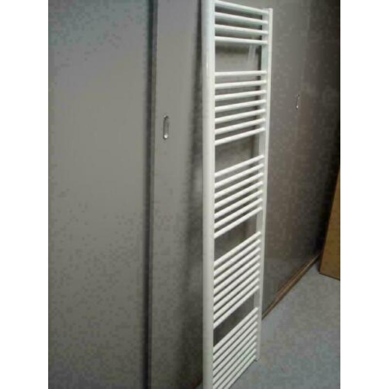 Design radiator 45 cm breed x 165 cm hoog in het wit en 766W