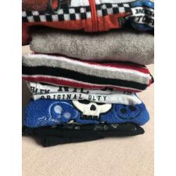 Pakket jongens pyjama maat 128/134