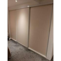 Schuifdeurkast met spiegelruit en interieur