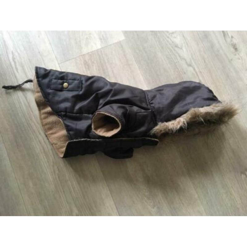 Te koop:2 leuke hondenjasjes