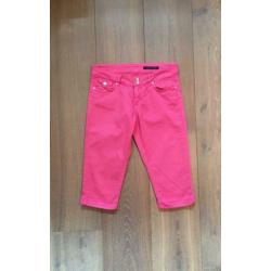 IZGS: Tommy Hilfiger roze halflange broek/jeansmodel; mt 28