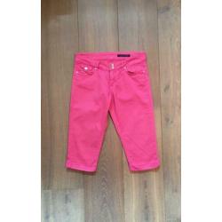 IZGS: Tommy Hilfiger roze halflange broek/jeansmodel; mt 28