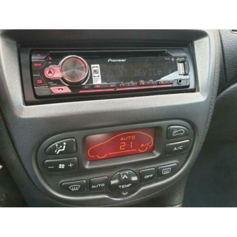 Peugeot 206 CC 2.0-16V airco lederen bekleding