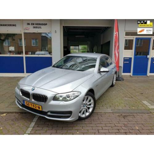 BMW 5-serie 520i High Executive Automaat/Grote Scherm/Leder/