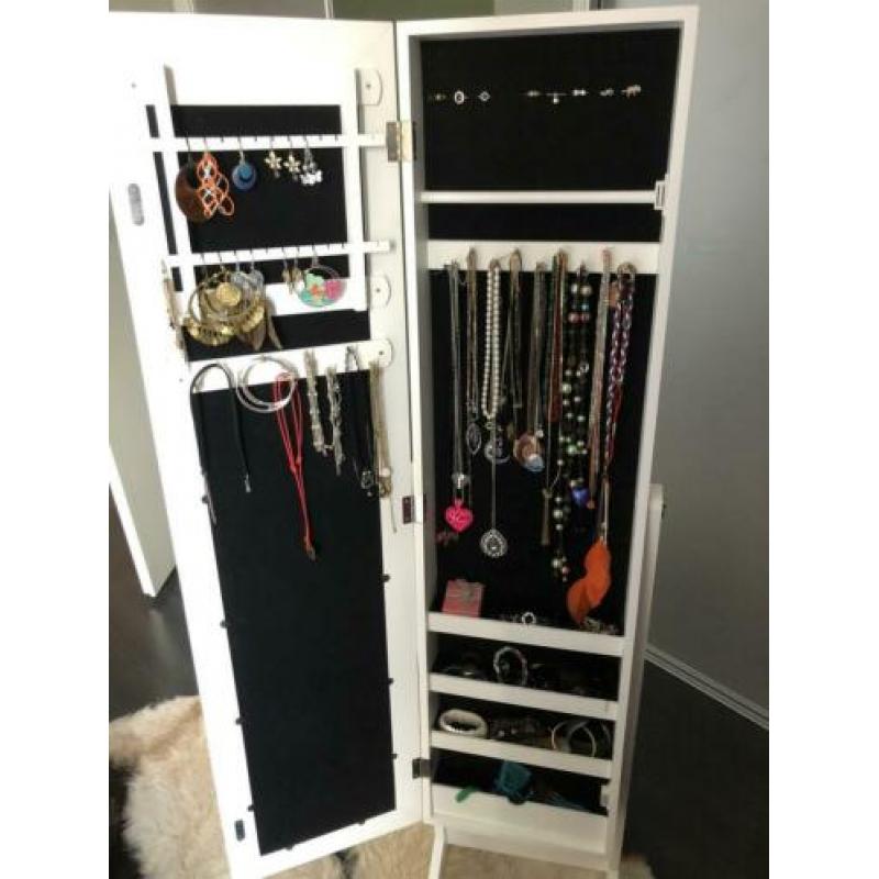Spiegelkast voor sieraden