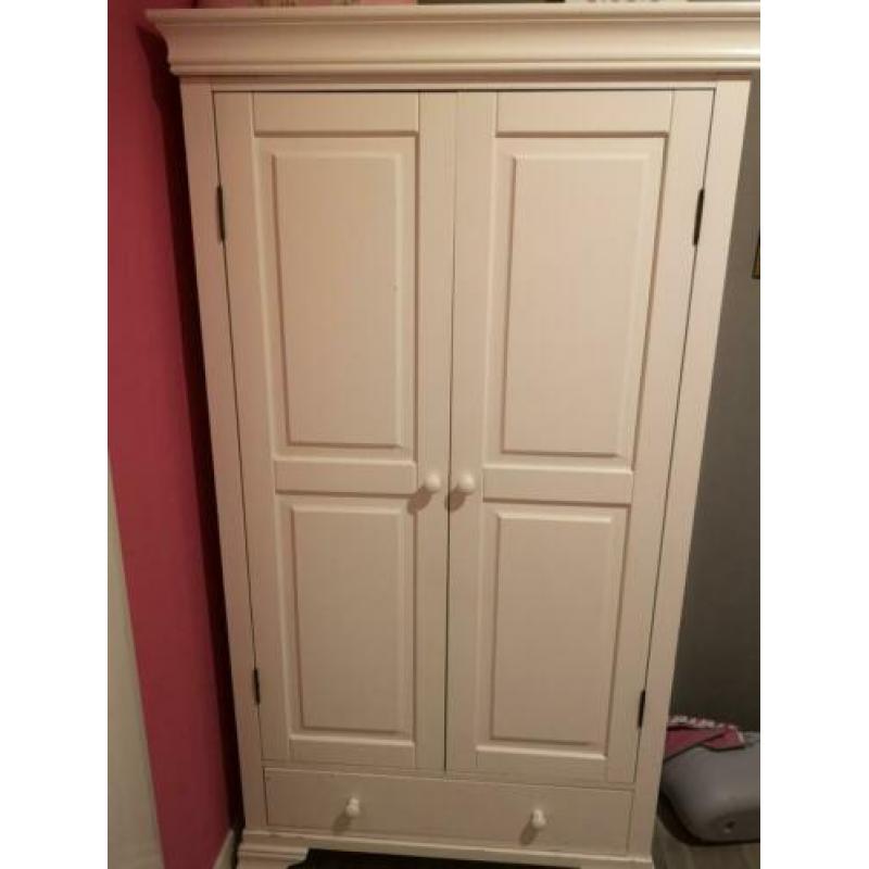 Mooie witte kast. stevige kast
