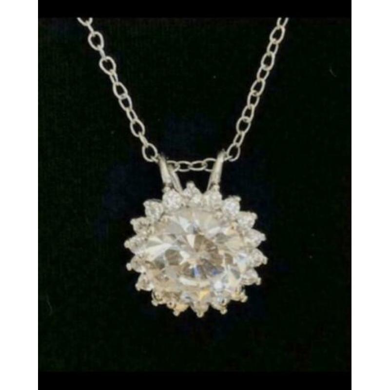 Zilveren ketting met royale zirkonia hanger