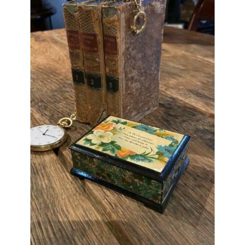 Antiek Mauchline houten kistje horloge houder. The Duchess