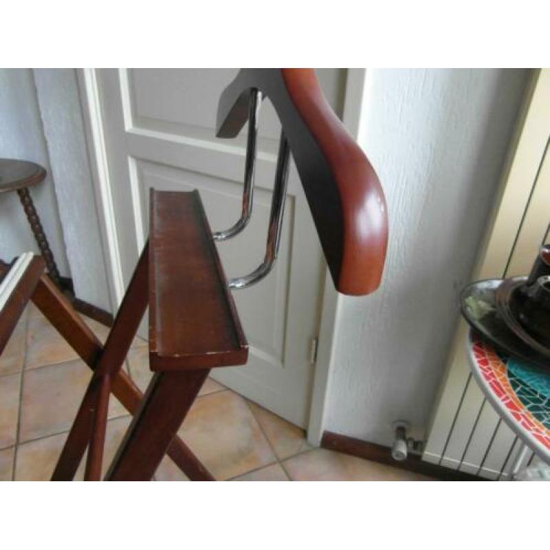 Zeer mooie DRESS BOY hout hoog 1m5