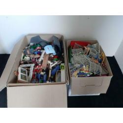 2 grote dozen vol playmobil onderdelen