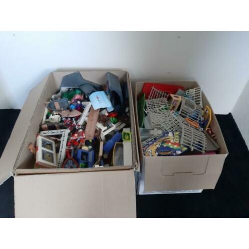 2 grote dozen vol playmobil onderdelen