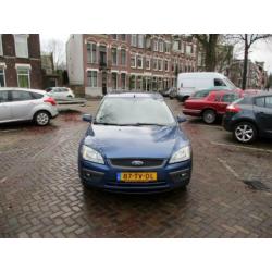 Ford Focus Wagon 1.6-16V Trend rijd goed met apk