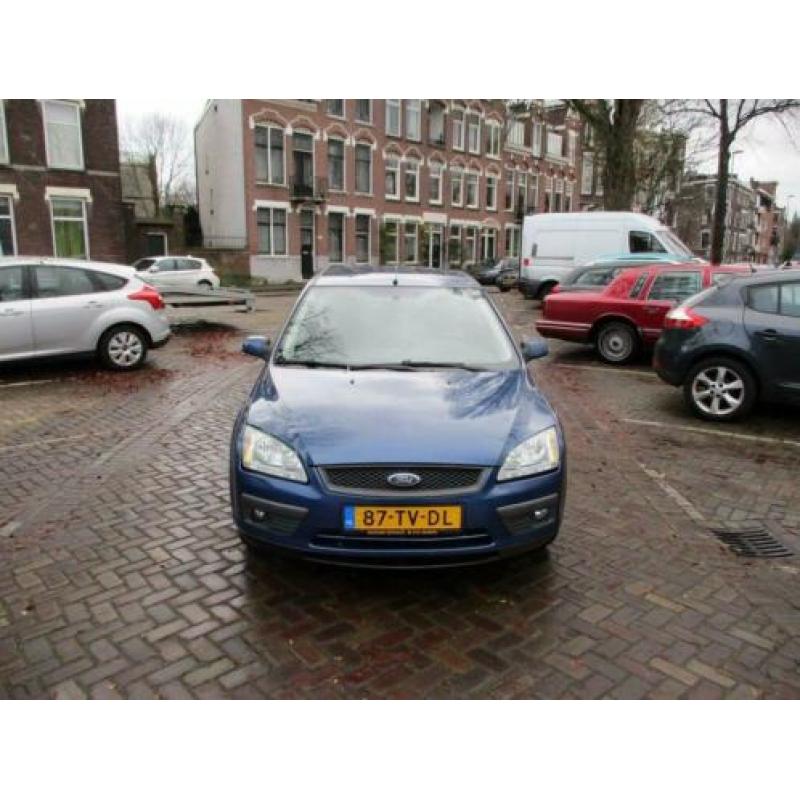 Ford Focus Wagon 1.6-16V Trend rijd goed met apk