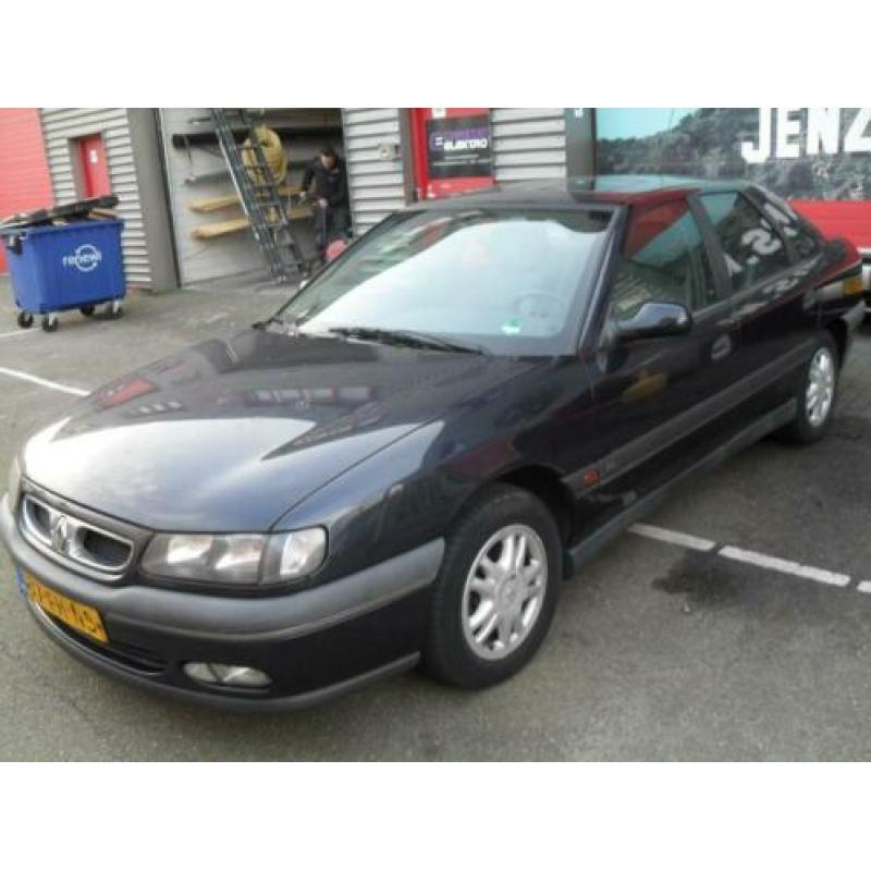 Renault Safrane 2.5 ,ALLE OPTIES! trekhaak,clima,etc.€499,-!