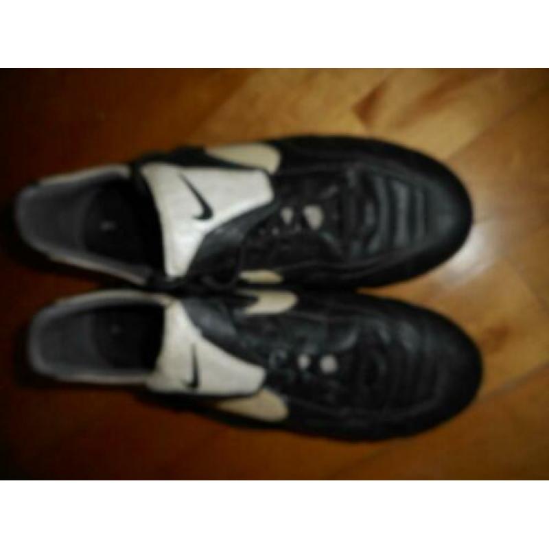 nike voetbalschoenen maat 42