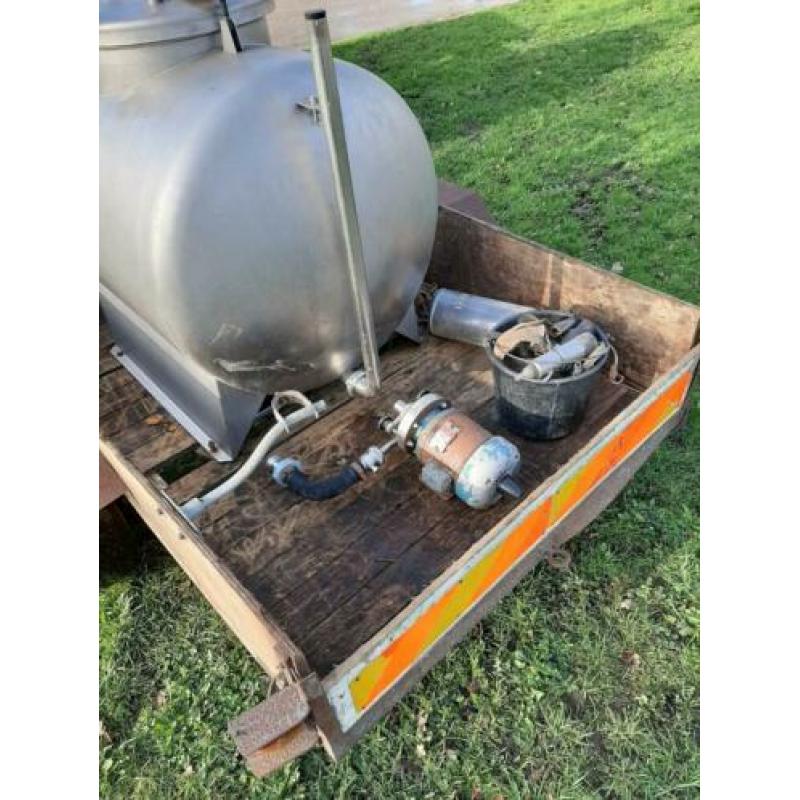 Melkmachine melkwagen melkkar melktank weidetank op aftakas