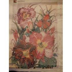 diamond painting, mooie bloemen en vlinder. 30/40.
