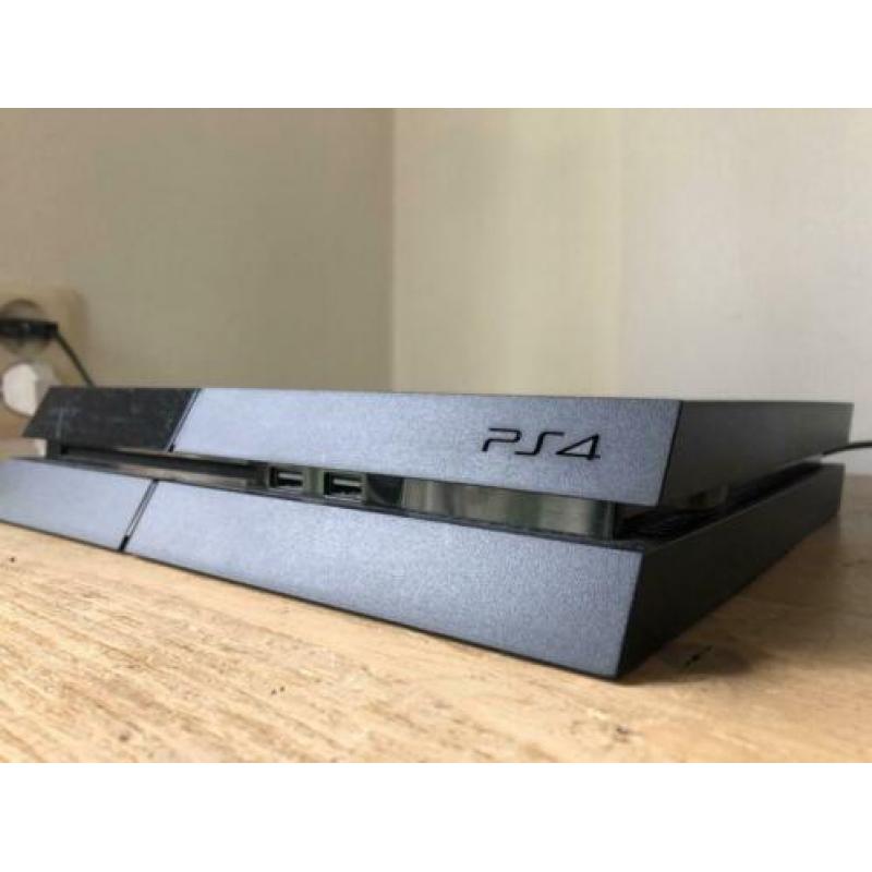 Ps4 500 gb, 2 controllers + rdr2 fifa20 en bo4
