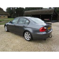 BMW 3-serie 320i High Executive ECC Cruise Navi Trekhaak