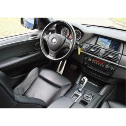BMW X5 M 4.4i / head-up display / 360 graden camera / zwart