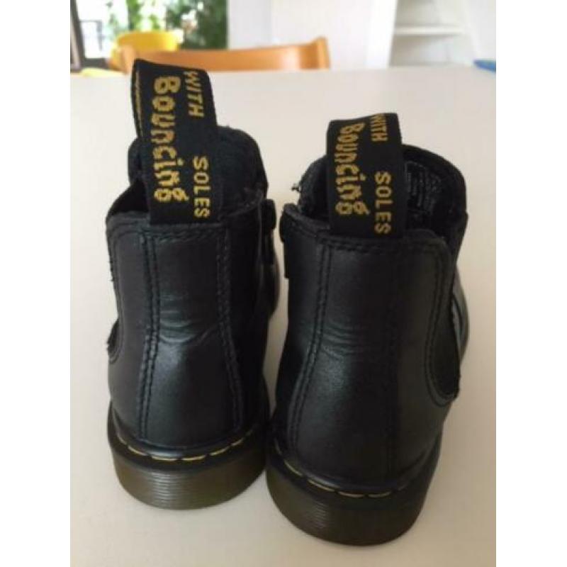 Dr Martens maat 28
