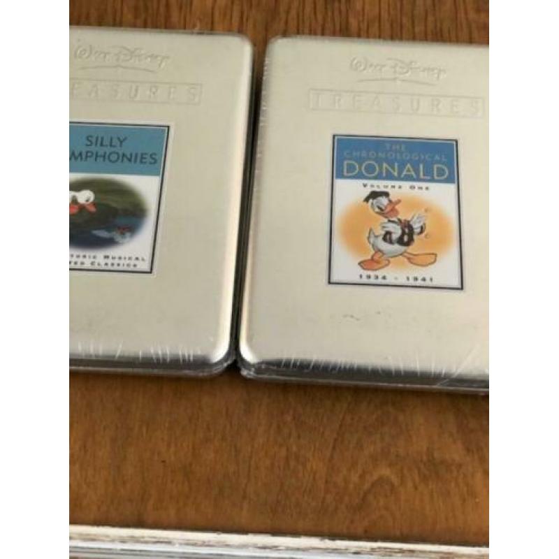 Walt Disney 3 metalen DVD boxen nog dicht geseald dus nieuw.