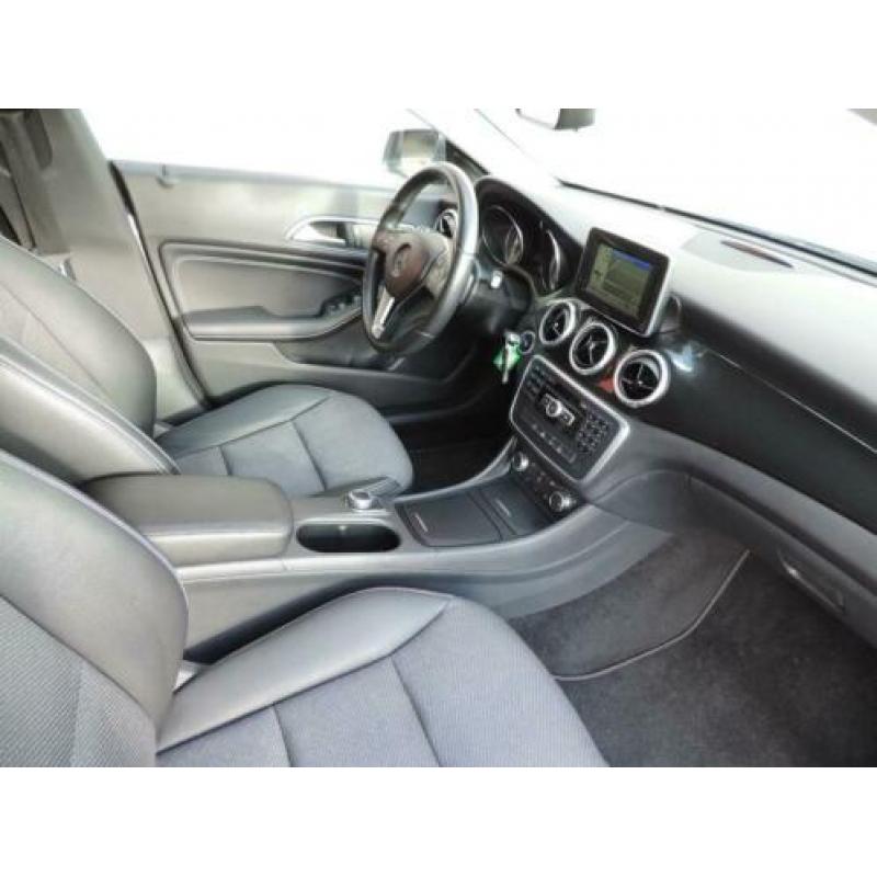 Mercedes-Benz CLA-Klasse 180 CDI Aut7 Urban AMG-Line