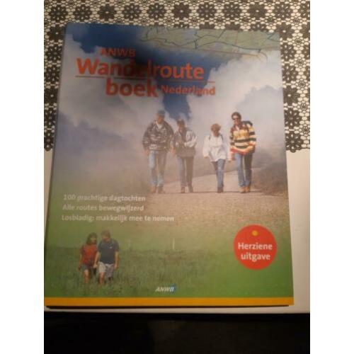 ANWB wandelboek 100 wandeltochten