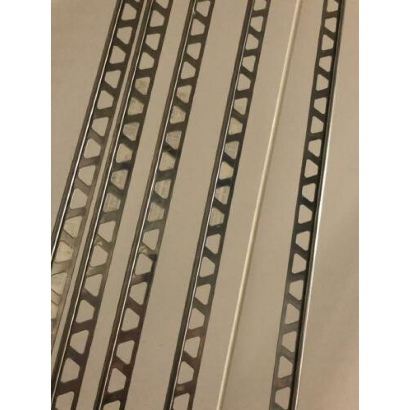 RVS tegelstrip van Schluter en ook van aluminium