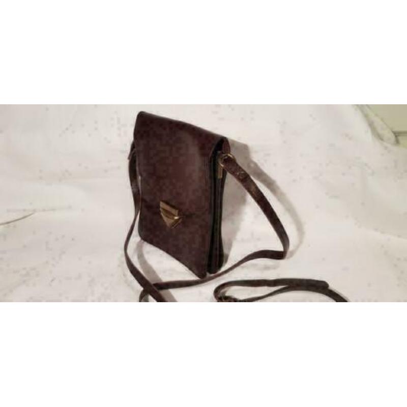 F043 Vintage bruin echt lederen schoudertasje / festivaltas