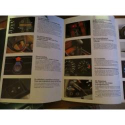 Folder Mercedes-Benz speciale uitrustingen en extra's 1987