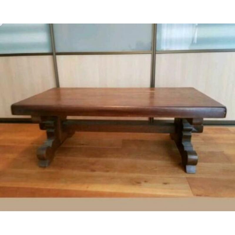 Massief eiken houten meubels kast salon tafel en stoelen