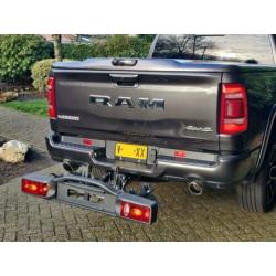 **NIEUWSTAAT** Twinny Load Swing CK voor 2 fietsen crankbev.