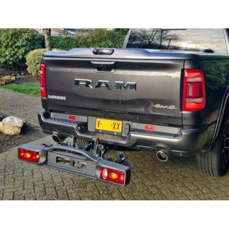 **NIEUWSTAAT** Twinny Load Swing CK voor 2 fietsen crankbev.
