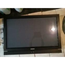 Samsung flatscreen plasma tv, 42 inch, soundbar, werkend
